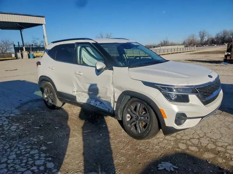 2021 KIA SELTOS S  