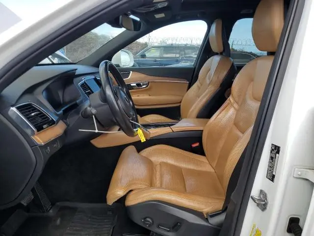 2017 VOLVO XC90 T6  