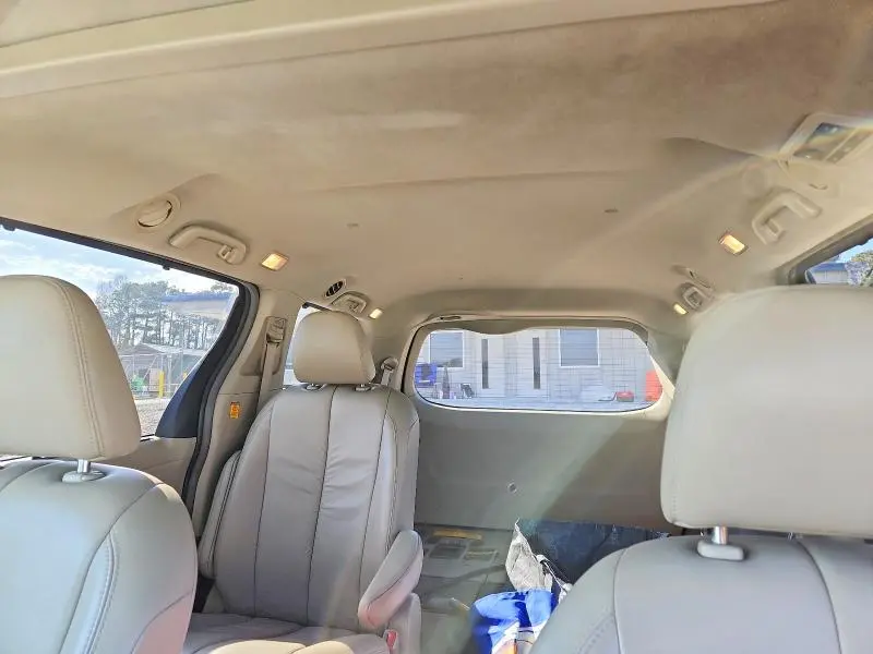 2011 TOYOTA SIENNA XLE  