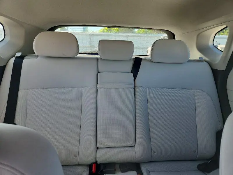 2025 HYUNDAI KONA SE  