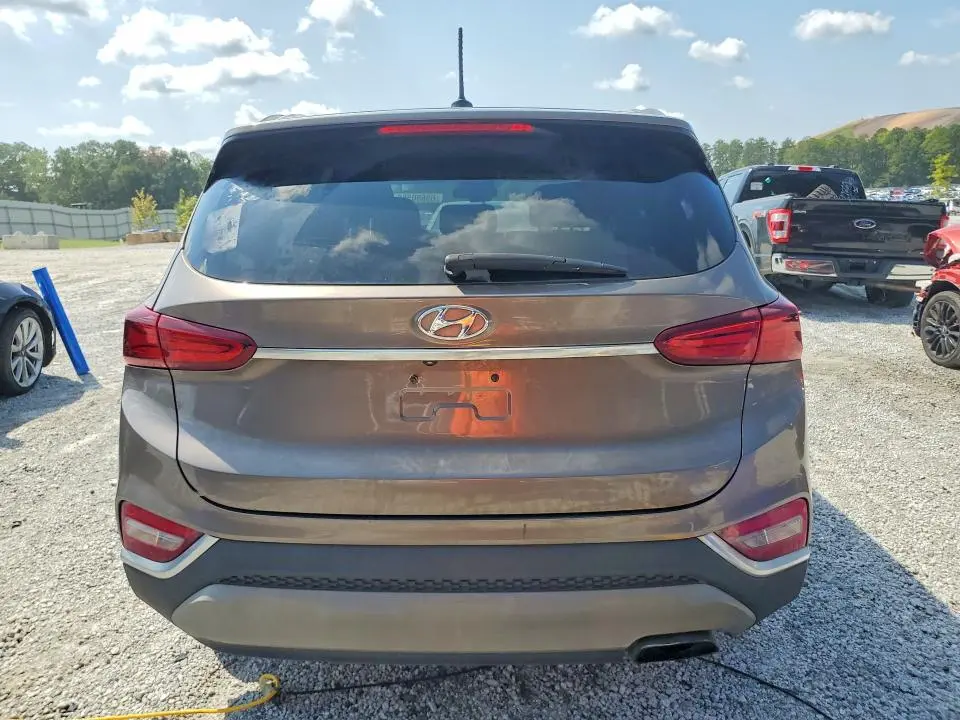 2019 HYUNDAI SANTA FE SE  
