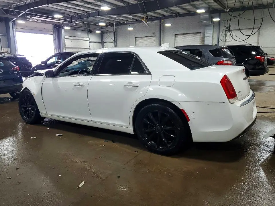 2017 CHRYSLER 300 LIMITED  
