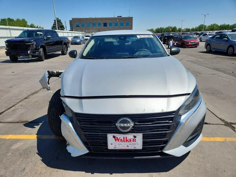 2024 NISSAN ALTIMA SV  