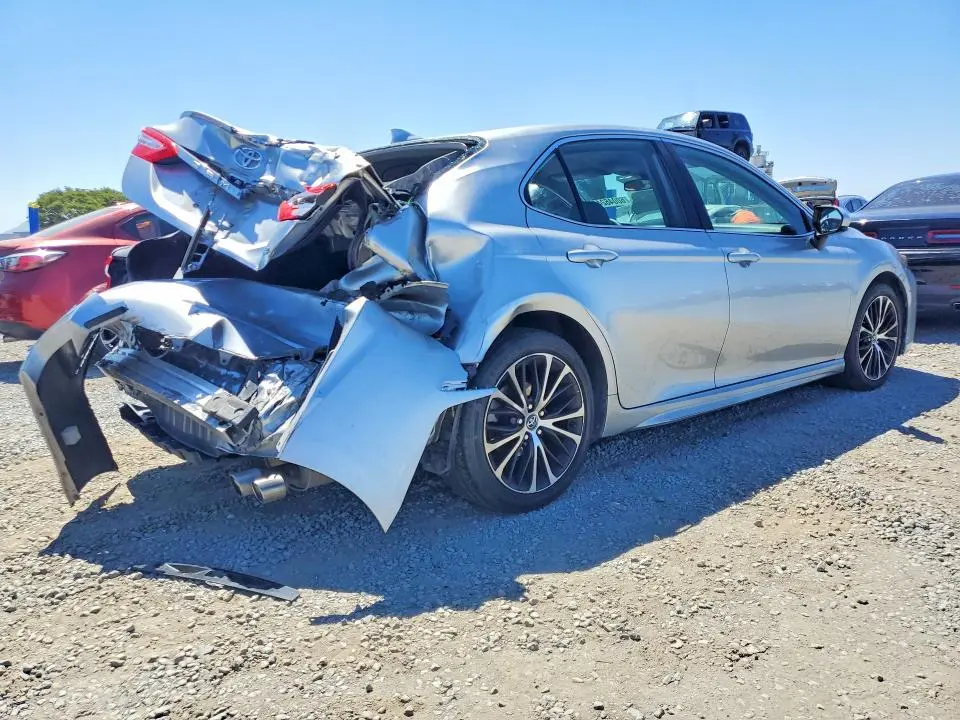 2019 TOYOTA CAMRY SE  