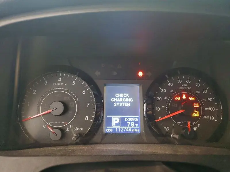 2015 TOYOTA SIENNA LE  