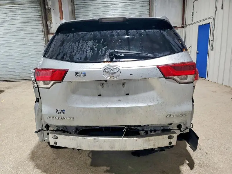 2019 TOYOTA HIGHLANDER XLE  