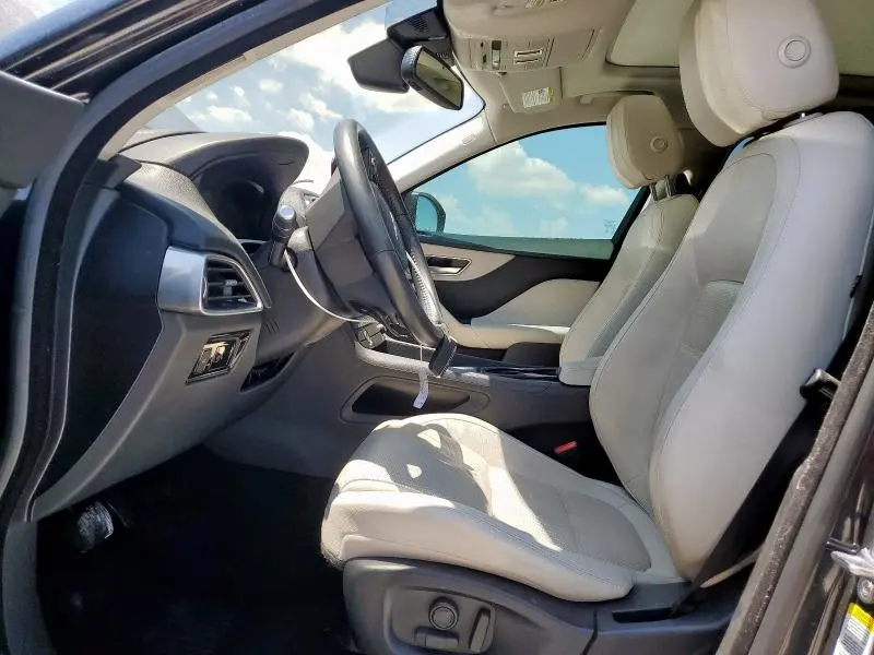 2017 JAGUAR F-PACE PRESTIGE  