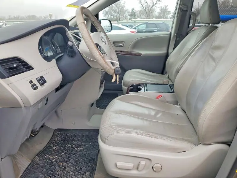 2012 TOYOTA SIENNA XLE 8-PASSENGER  