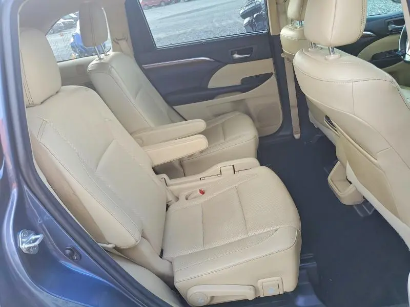 2017 TOYOTA HIGHLANDER LIMITED  