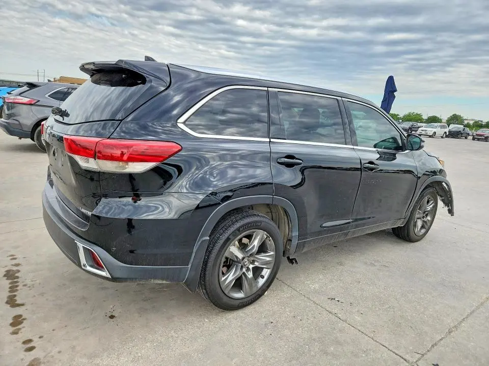 2018 TOYOTA HIGHLANDER LIMITED PLATINUM  