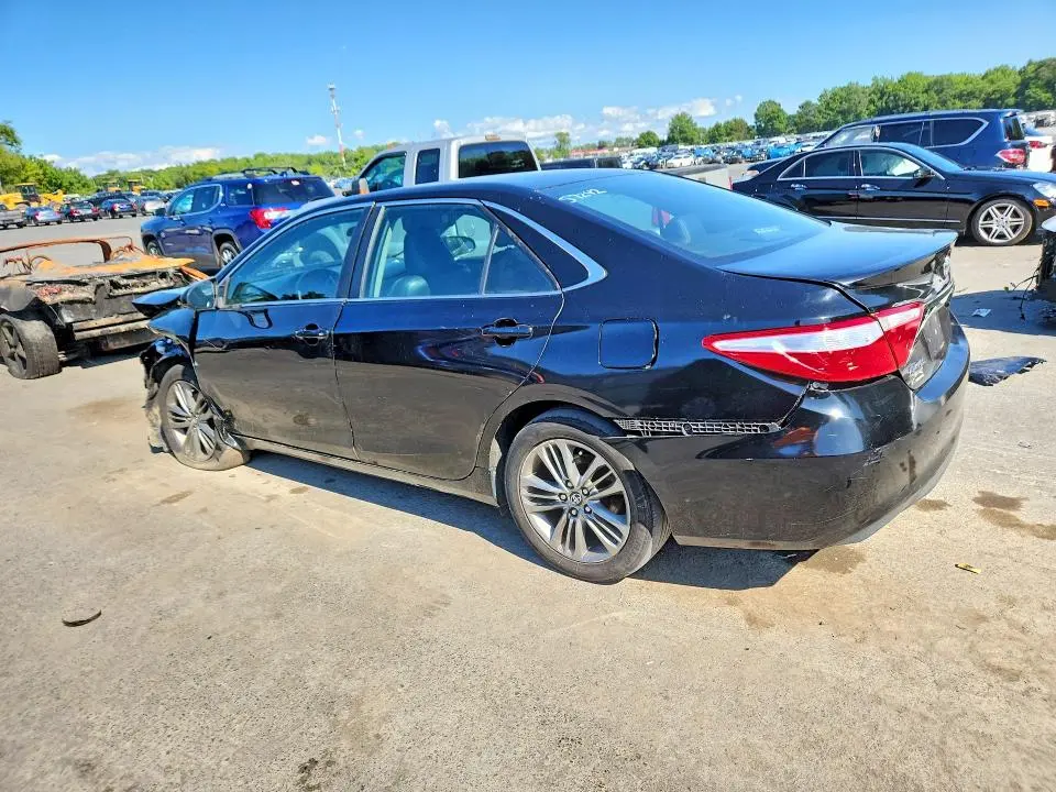 2017 TOYOTA CAMRY SE  