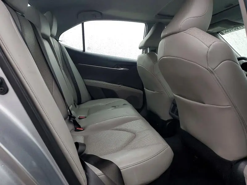 2022 TOYOTA CAMRY XLE  