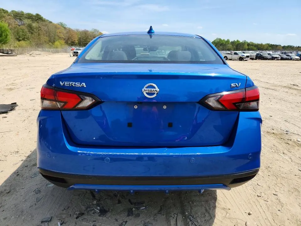 2021 NISSAN VERSA SV  