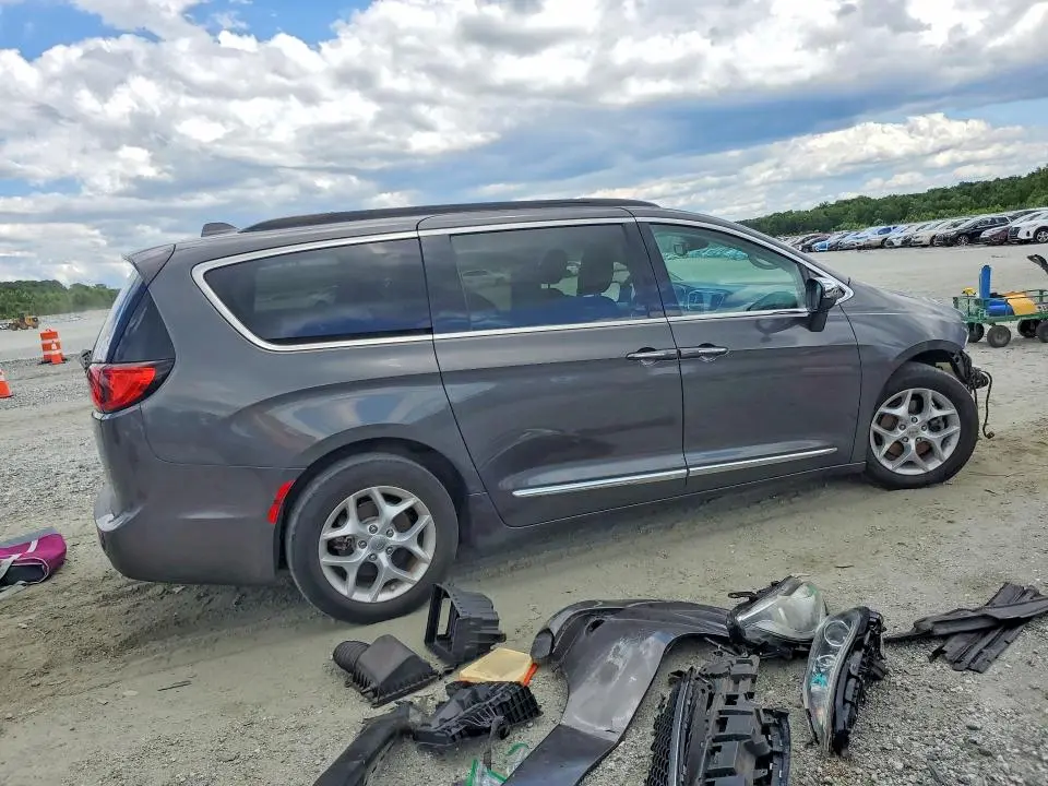 2017 CHRYSLER PACIFICA TOURING L  