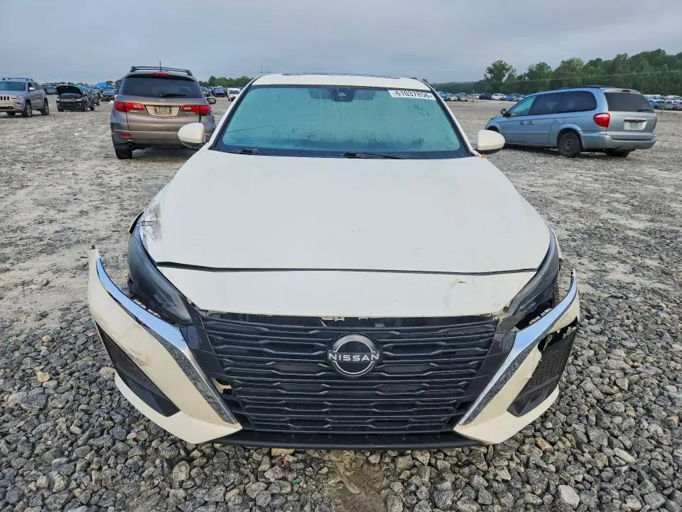2023 NISSAN ALTIMA SV  