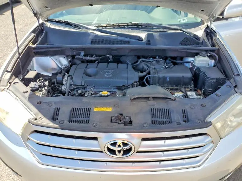 2013 TOYOTA HIGHLANDER BASE  