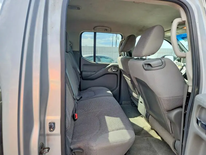 2012 NISSAN FRONTIER SV  