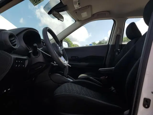 2021 NISSAN KICKS S  