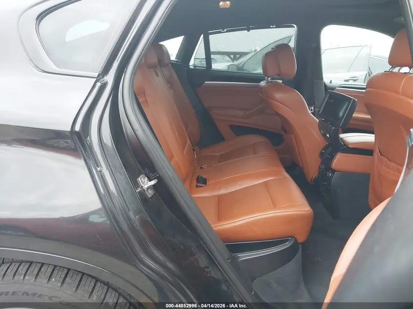 2012 BMW X6 M  