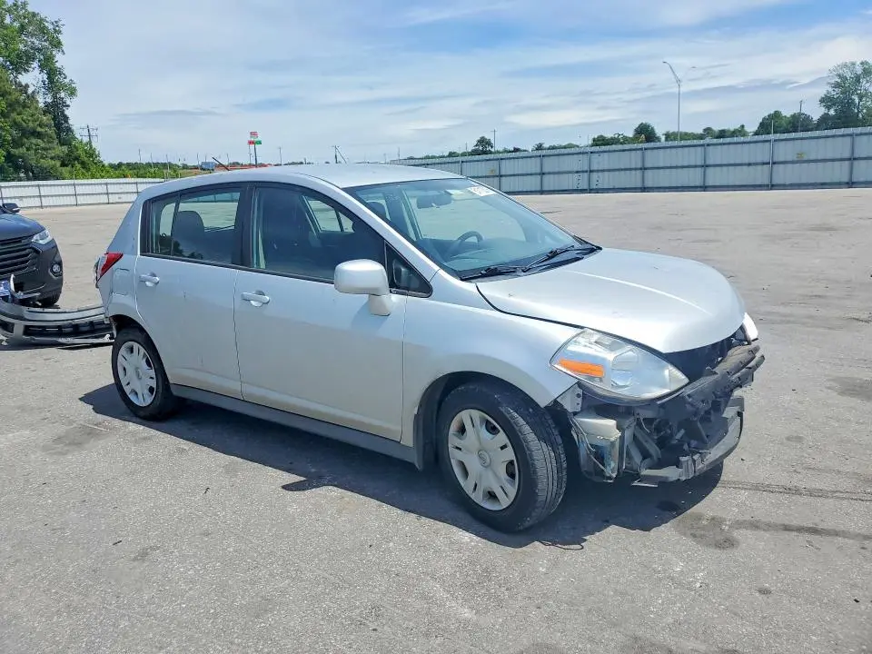 2011 NISSAN VERSA 1.8 S  