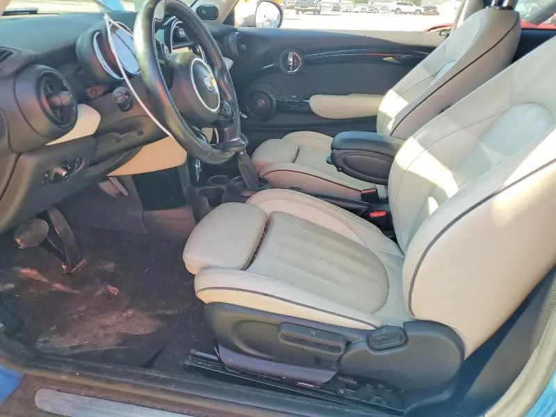 2019 MINI COOPER   