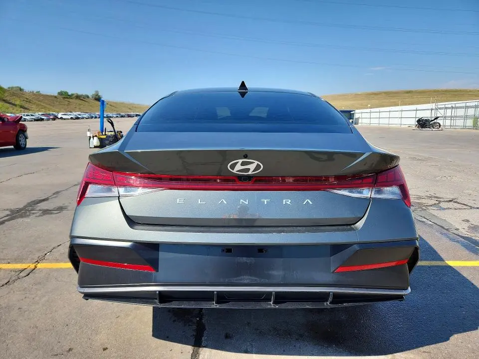 2025 HYUNDAI ELANTRA SEL  