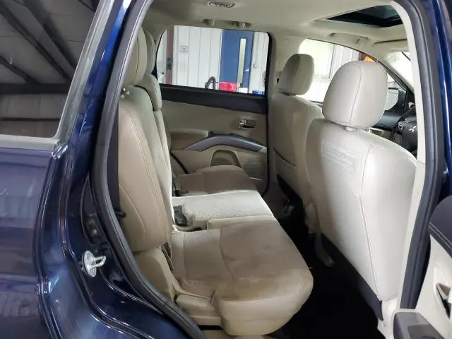 2011 MITSUBISHI OUTLANDER SE  
