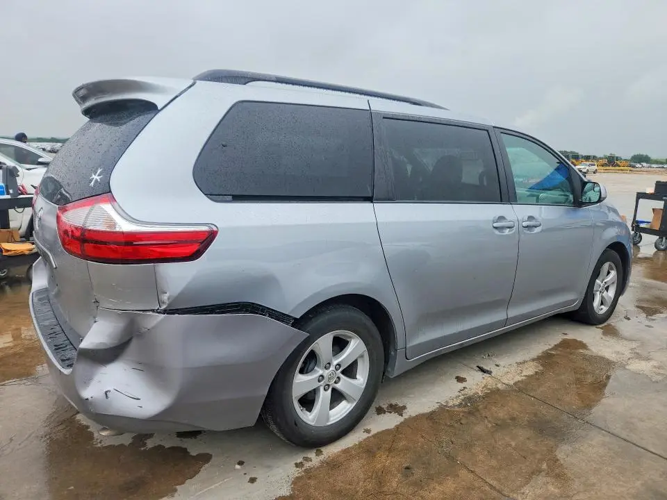 2015 TOYOTA SIENNA LE  