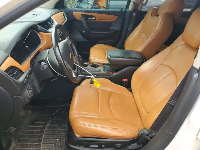 2014 CHEVROLET TRAVERSE LT  