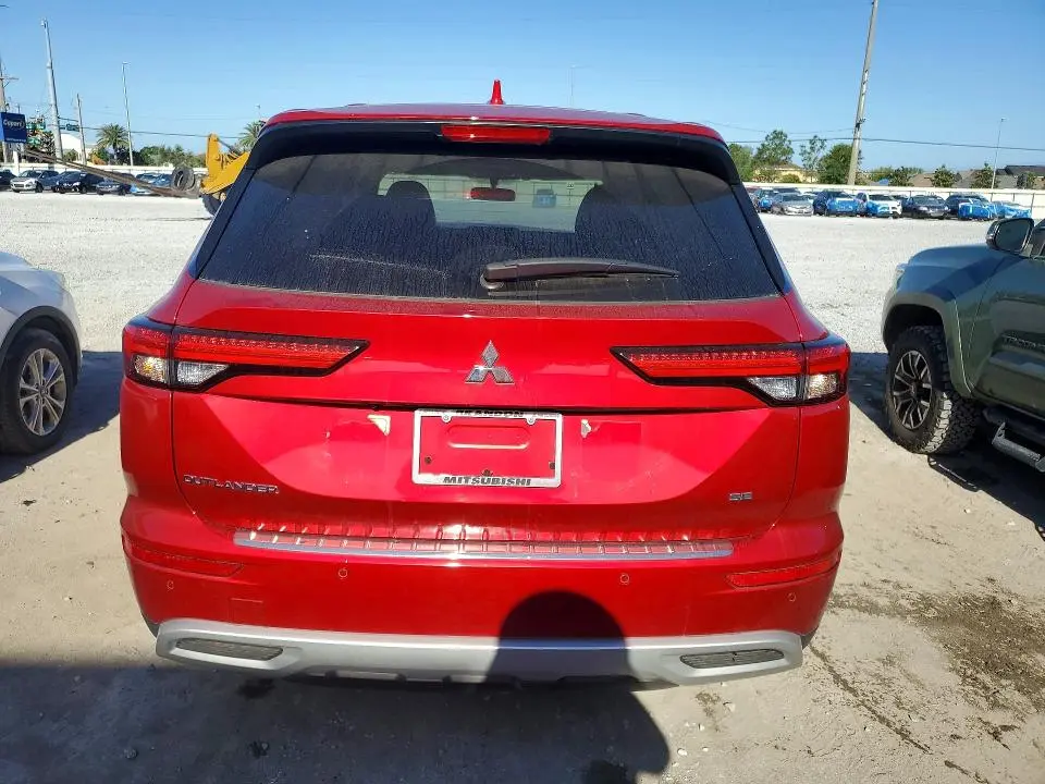 2024 MITSUBISHI OUTLANDER SE  