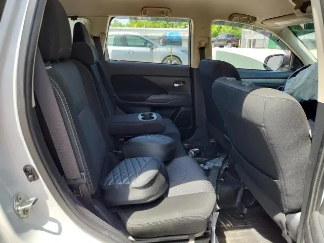 2016 MITSUBISHI OUTLANDER SE  