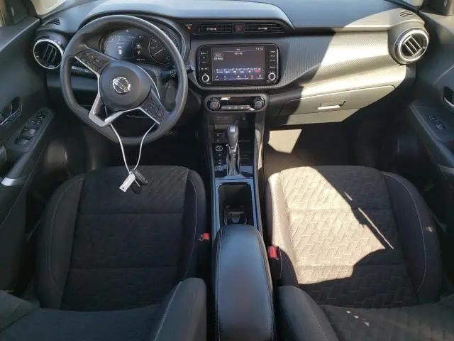 2021 NISSAN KICKS SV  