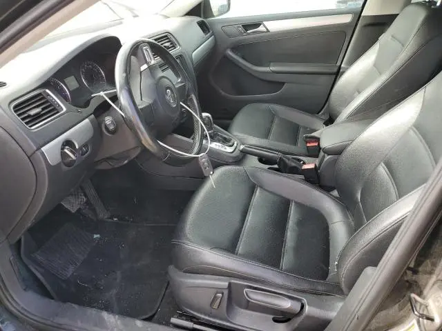 2013 VOLKSWAGEN JETTA SE  