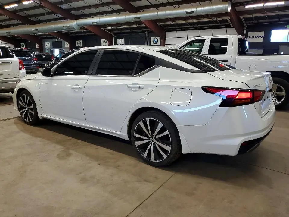 2021 NISSAN ALTIMA SR  