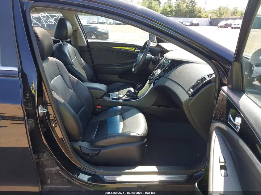 2011 HYUNDAI SONATA LIMITED