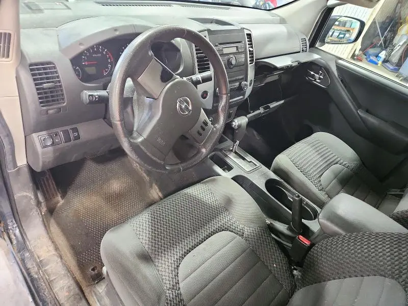 2011 NISSAN FRONTIER SV V6  