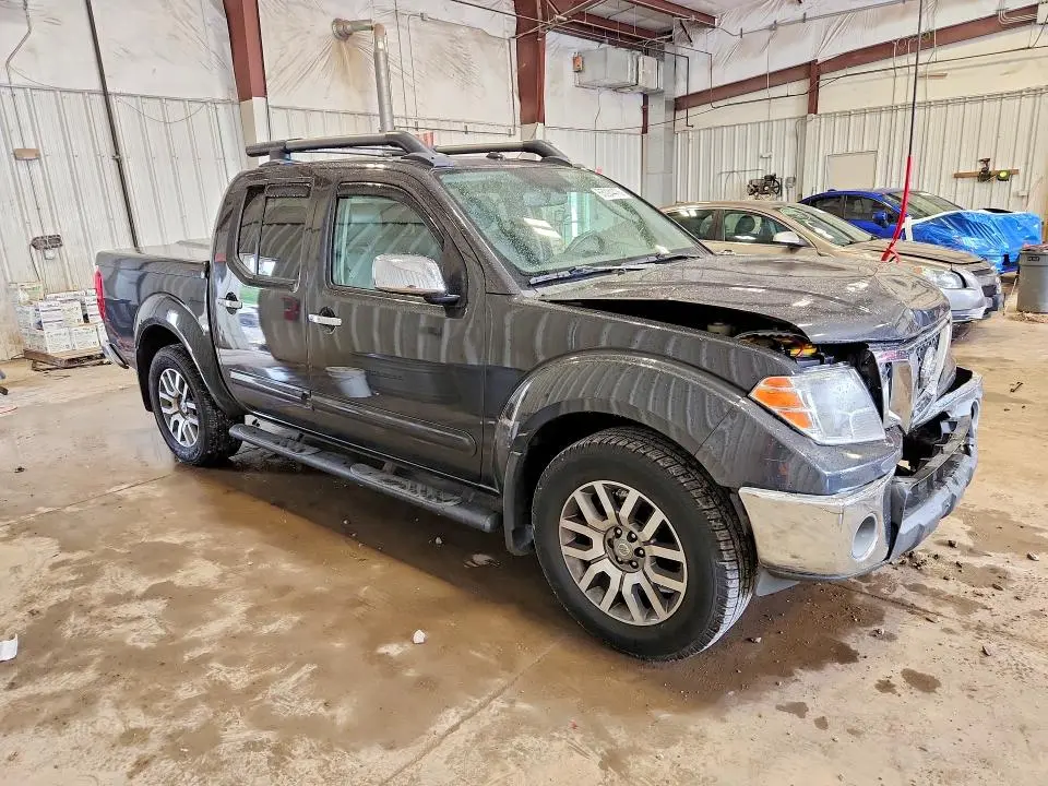 2010 NISSAN FRONTIER SE V6  