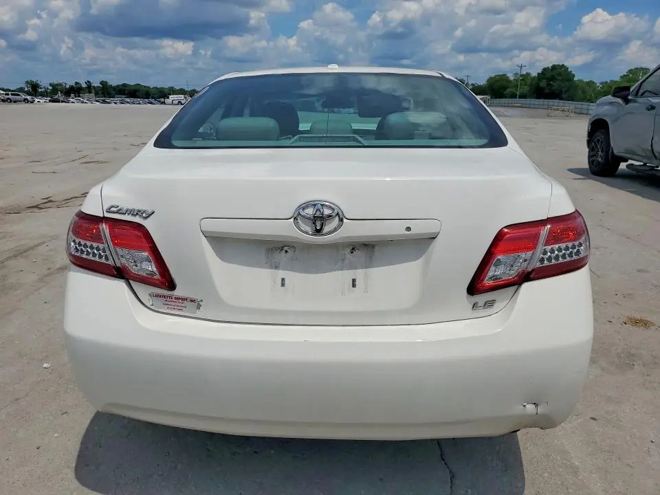2011 TOYOTA CAMRY LE  