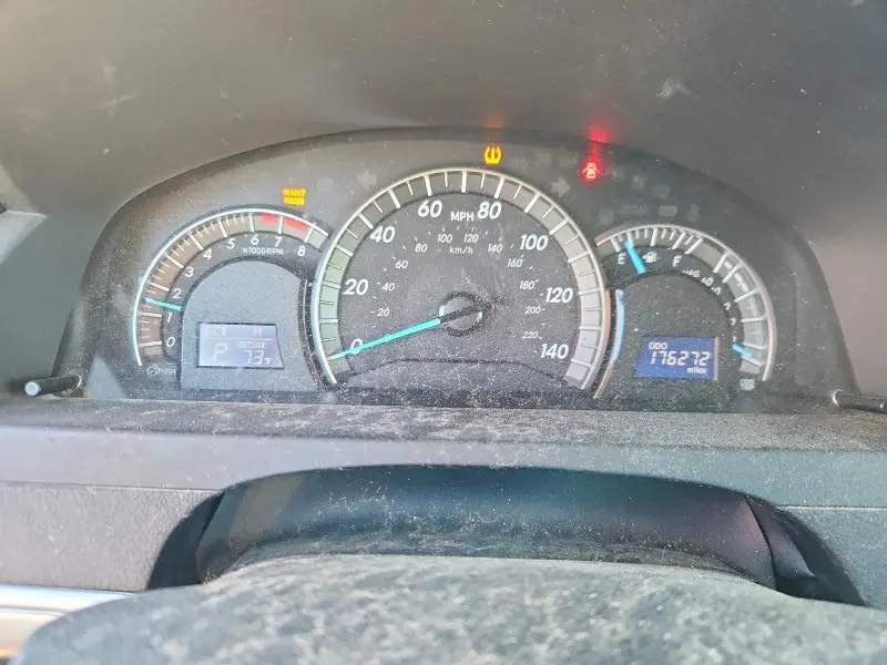 2012 TOYOTA CAMRY SE  