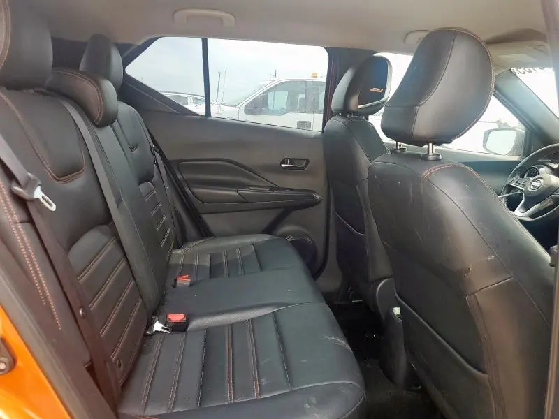 2019 NISSAN KICKS S  