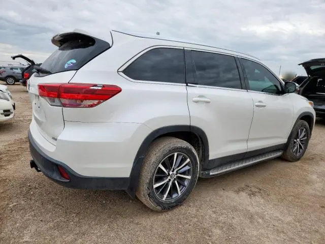2019 TOYOTA HIGHLANDER SE  