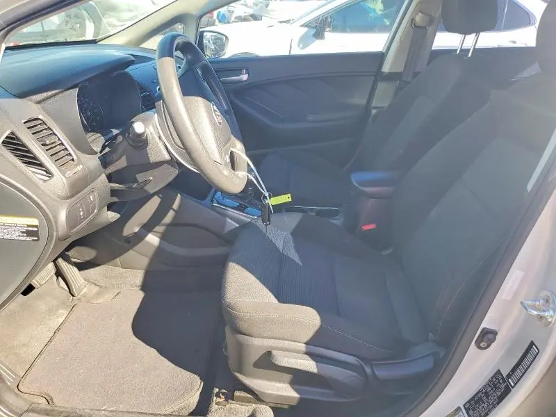 2017 KIA FORTE LX  