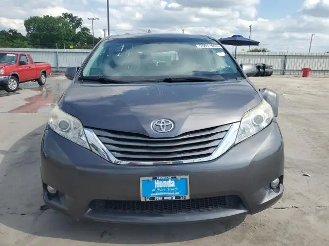 2011 TOYOTA SIENNA XLE  