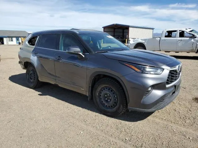 2022 TOYOTA HIGHLANDER HYBRID XLE  