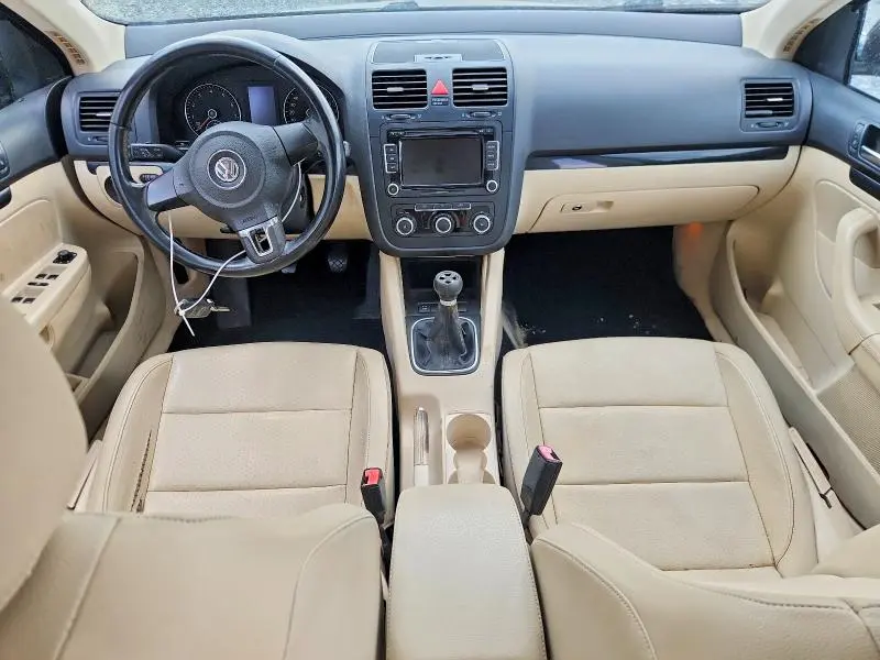 2010 VOLKSWAGEN JETTA SE  