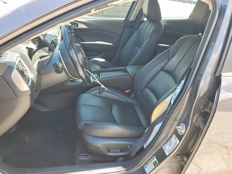 2018 MAZDA 3 TOURING  