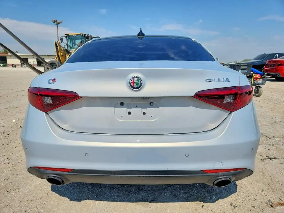 2022 ALFA ROMEO GIULIA SUPER  