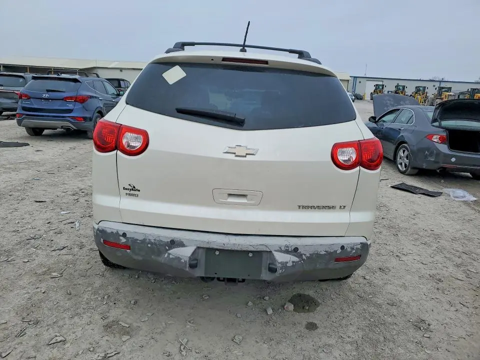 2012 CHEVROLET TRAVERSE LT  