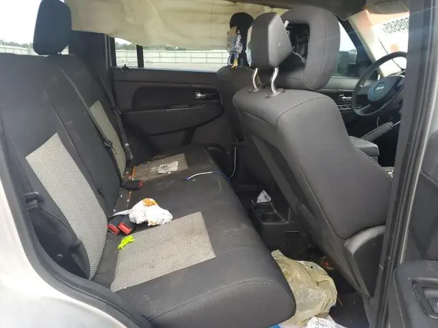 2010 JEEP LIBERTY SPORT  