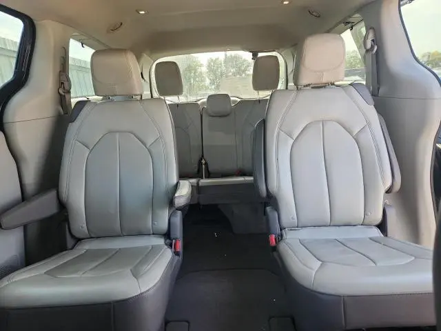 2017 CHRYSLER PACIFICA TOURING L  